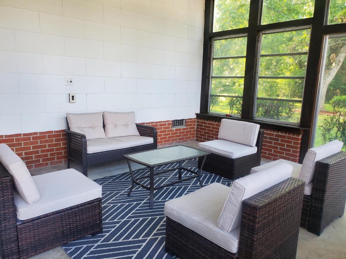 Spacious Centrally Located 3 Bed 2 Bath - Sleeps 8 Montgomery Ngoại thất bức ảnh