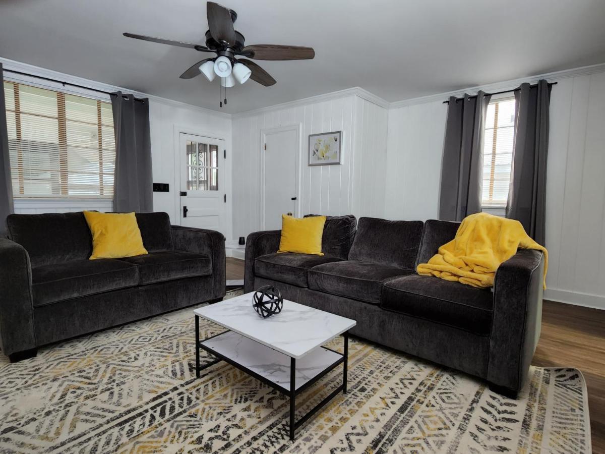 Spacious Centrally Located 3 Bed 2 Bath - Sleeps 8 Montgomery Ngoại thất bức ảnh