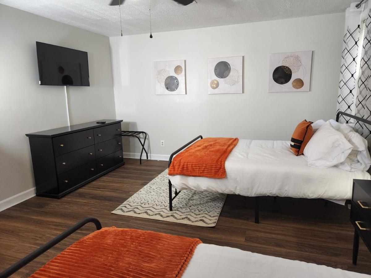 Spacious Centrally Located 3 Bed 2 Bath - Sleeps 8 Montgomery Ngoại thất bức ảnh