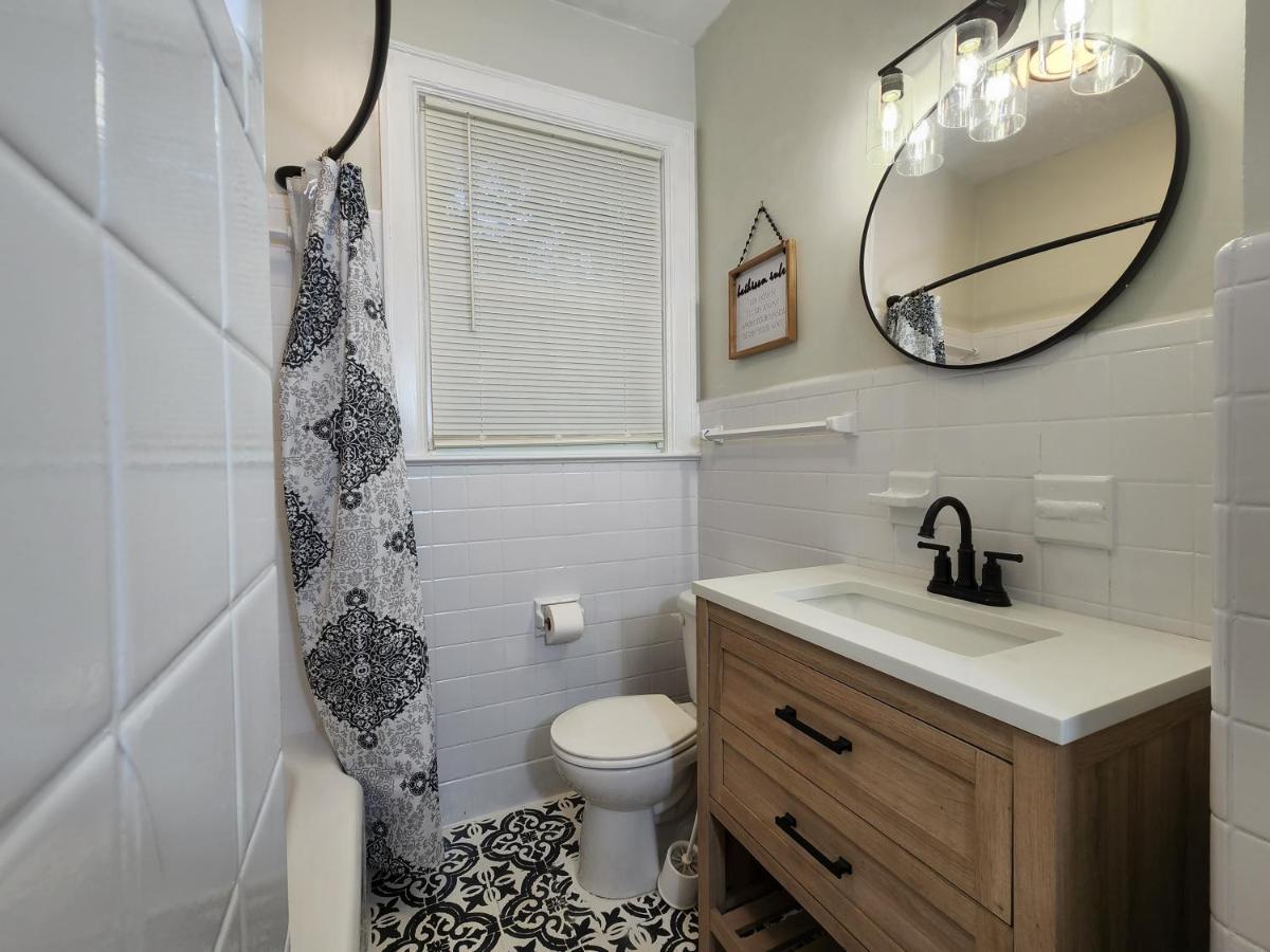 Spacious Centrally Located 3 Bed 2 Bath - Sleeps 8 Montgomery Ngoại thất bức ảnh