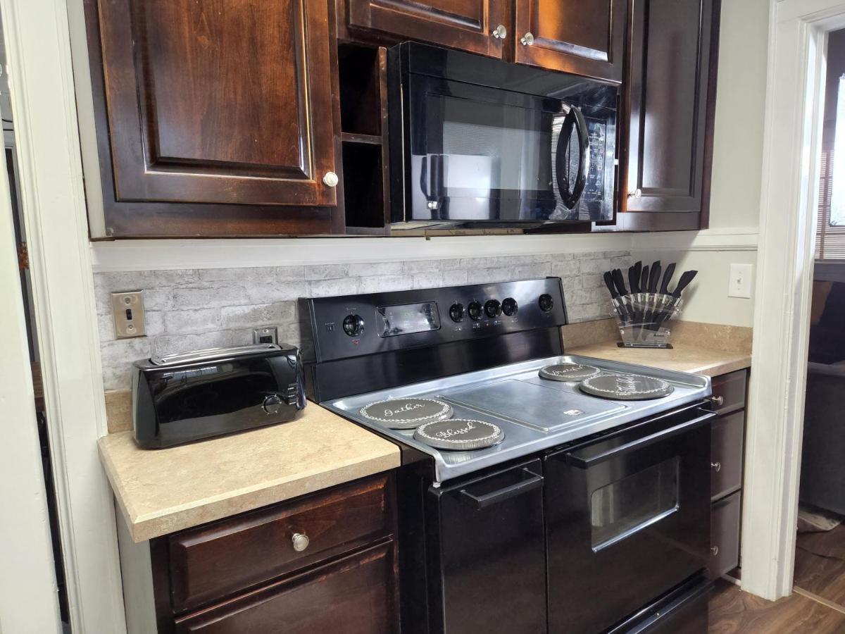 Spacious Centrally Located 3 Bed 2 Bath - Sleeps 8 Montgomery Ngoại thất bức ảnh