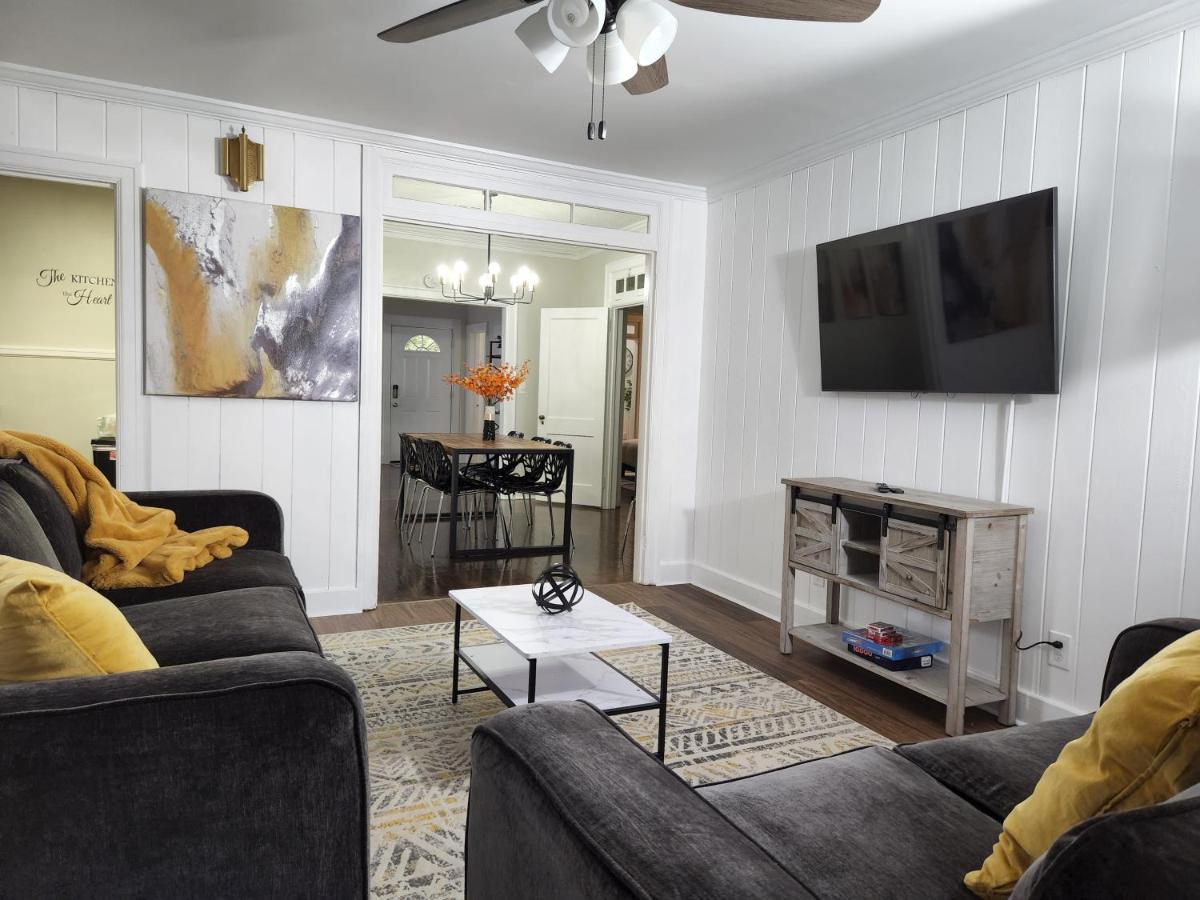 Spacious Centrally Located 3 Bed 2 Bath - Sleeps 8 Montgomery Ngoại thất bức ảnh